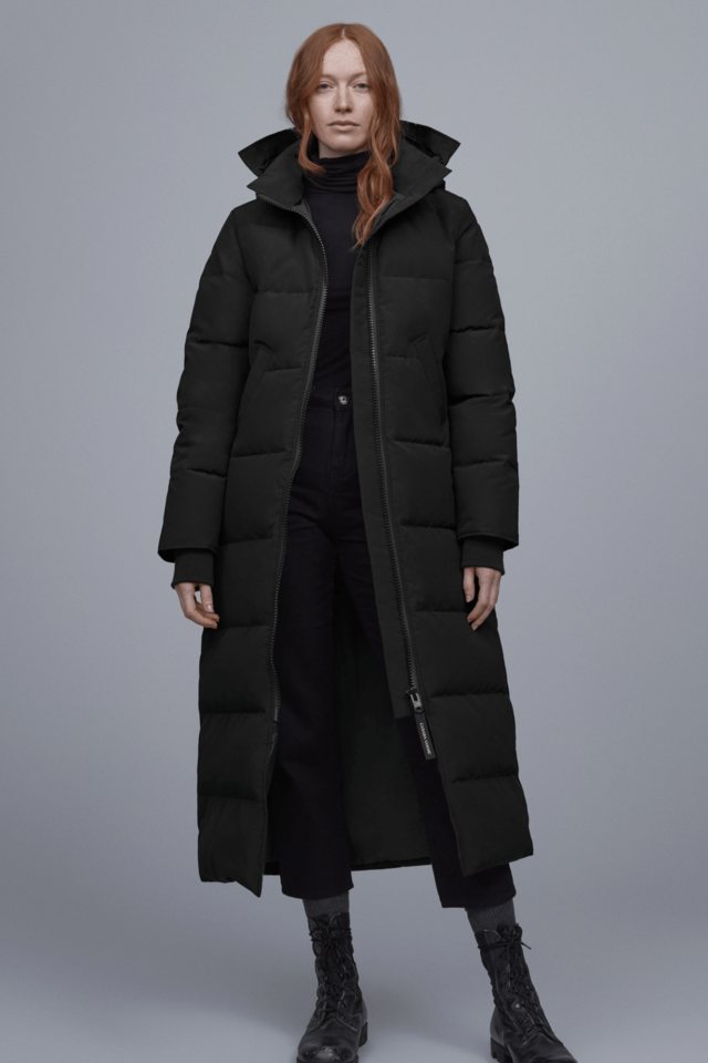 Длинный пуховик Canada Goose