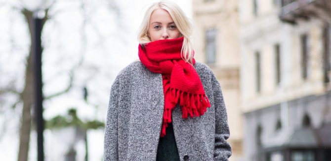 Как завязать шарф на куртку с капюшоном