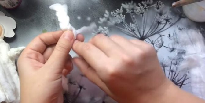Снегурочка своими руками на новый год 2021 из разных материалов