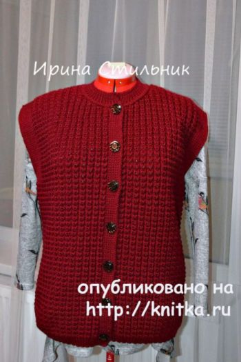 Вязаный спицами женский жилет от Ирины Стильник