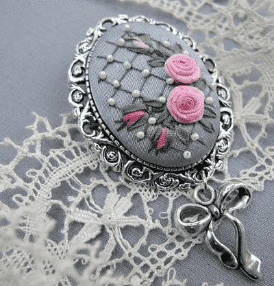 как сделать брошь вышивкой