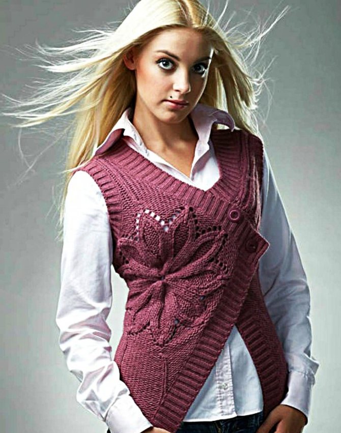 Креативные модели вязаных спицами женских жилетов, фото 17