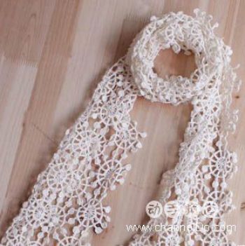 Вязаный шарф из снежинок